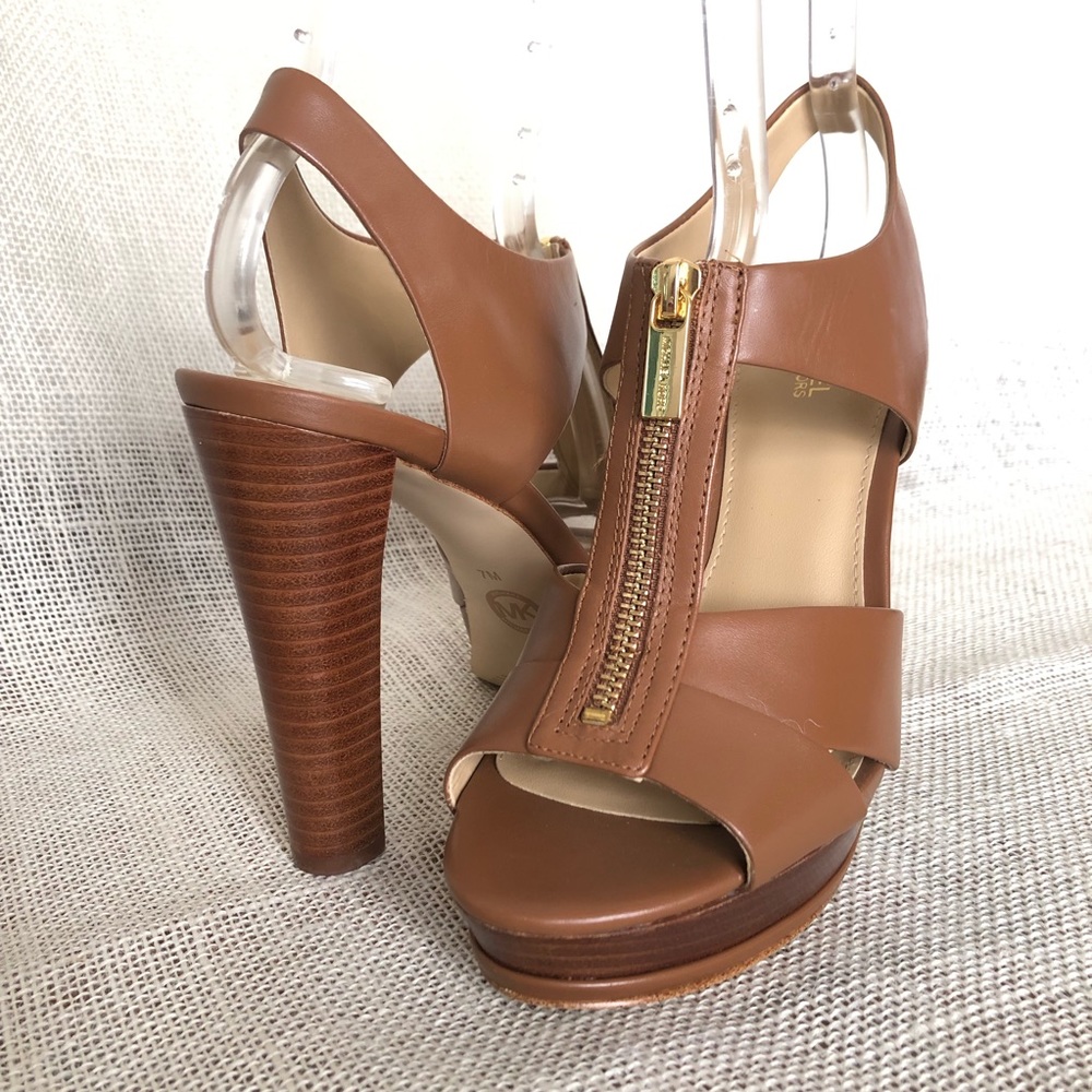 SALE❗️ MK Berkley Lock Leather Platform Sandal